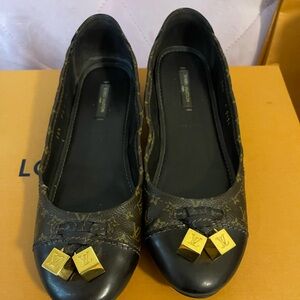 Louis Vuitton Leather ballet flats